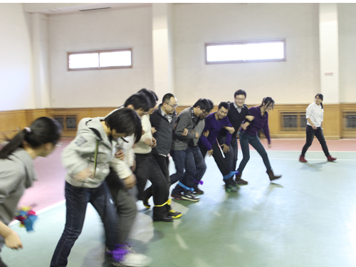 基康公司隆重召開(kāi)2012年度總結(jié)暨先進(jìn)表彰大會(huì)2-1.png 基康公司隆重召開(kāi)2012年度總結(jié)暨先進(jìn)表彰大會(huì)2-1.png